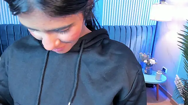 milavega  online show from April 19, 2026, 6:10 pm