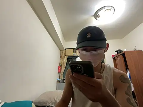 boyjoe10 online show from November 1, 2025, 2:41 pm