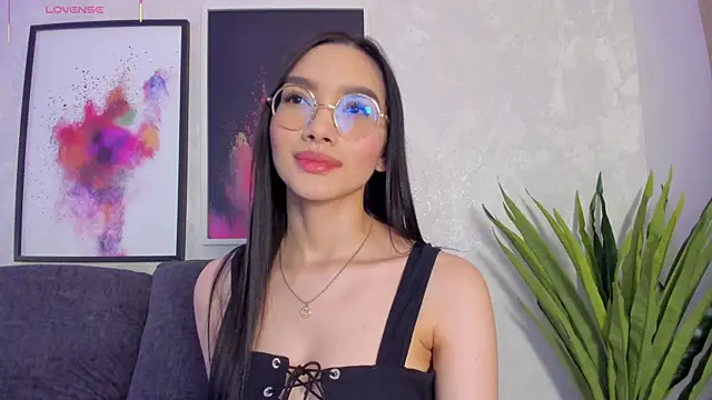 Keira Corleone online show from November 17, 2025, 8:58 pm