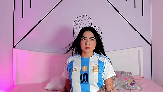 MiahCornell  online show from September 11, 2025, 7:14 pm