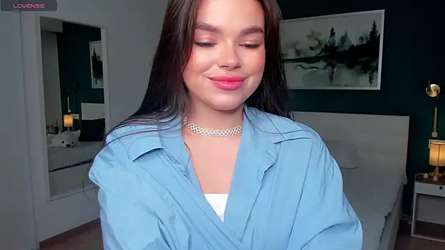 Snapshot of HollisHearl chatting on November 6, 2025, 7:20 am HollisHearl online show from November 6, 2025, 7:20 am