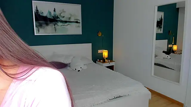 Snapshot of HollisHearl chatting on November 29, 2025, 7:44 am HollisHearl online show from November 29, 2025, 7:44 am