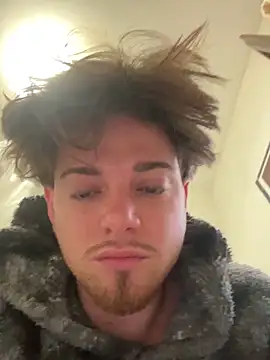 BWC00722 online show from November 25, 2025, 11:43 am