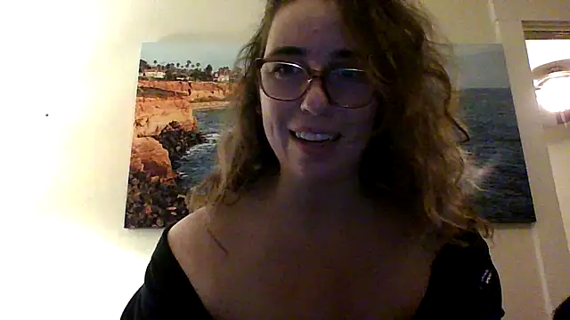 Snapshot of sweetsocalgirl chatting on February 18, 2026, 1:56 am sweetsocalgirl online show from February 18, 2026, 1:56 am