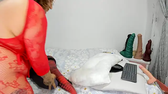 charlloteevans X online show from April 18, 2026, 1:31 am