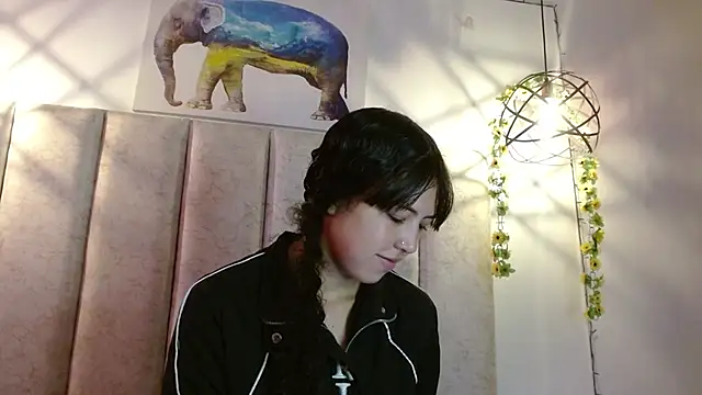 malejahotcs01 online show from September 12, 2025, 12:16 pm