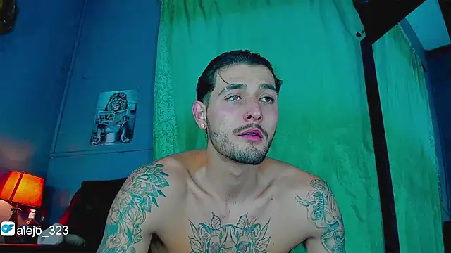 Snapshot of alejo__323__ chatting on October 28, 2025, 3:10 am alejo 323 online show from October 28, 2025, 3:10 am
