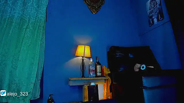 Snapshot of alejo__323__ chatting on November 10, 2025, 1:37 am alejo 323 online show from November 10, 2025, 1:37 am