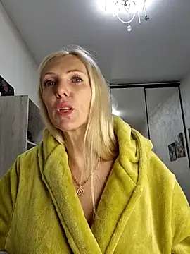 Monna online show from November 5, 2025, 2:39 pm