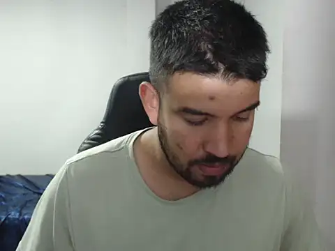 Snapshot of Axel11113 chatting on September 23, 2025, 2:36 am Axel11113 online show from September 23, 2025, 2:36 am