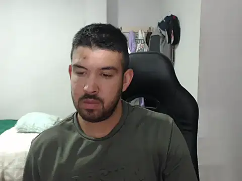 Snapshot of Axel11113 chatting on November 12, 2025, 2:34 am Axel11113 online show from November 12, 2025, 2:34 am