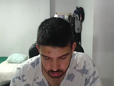 Snapshot of Axel11113 chatting on November 15, 2025, 3:37 am Axel11113 online show from November 15, 2025, 3:37 am