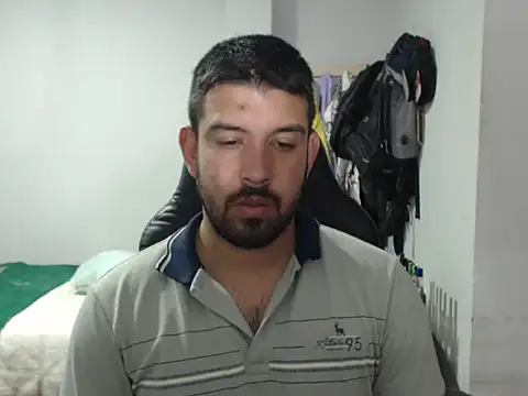 Snapshot of Axel11113 chatting on November 19, 2025, 2:44 am Axel11113 online show from November 19, 2025, 2:44 am