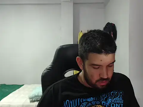 Snapshot of Axel11113 chatting on November 20, 2025, 2:56 am Axel11113 online show from November 20, 2025, 2:56 am