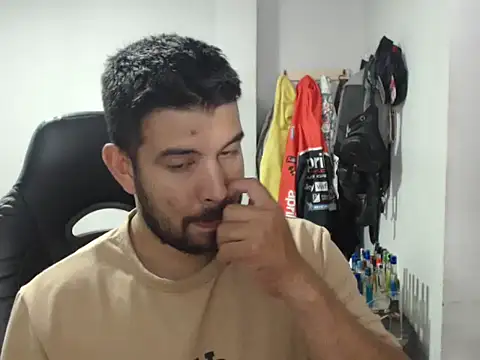 Snapshot of Axel11113 chatting on November 24, 2025, 1:49 am Axel11113 online show from November 24, 2025, 1:49 am