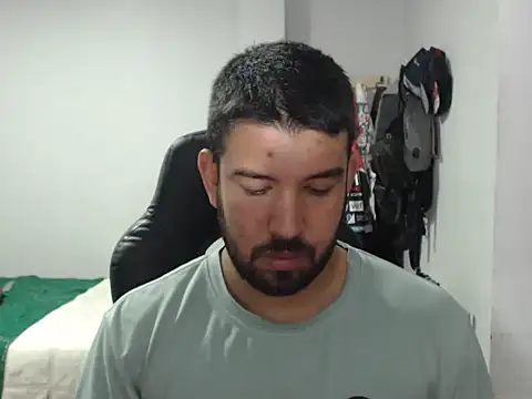 Snapshot of Axel11113 chatting on November 25, 2025, 2:33 am Axel11113 online show from November 25, 2025, 2:33 am