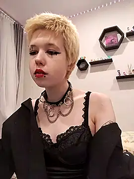 Snapshot of CarolineRichter chatting on October 2, 2025, 11:23 pm CarolineRichter online show from October 2, 2025, 11:23 pm