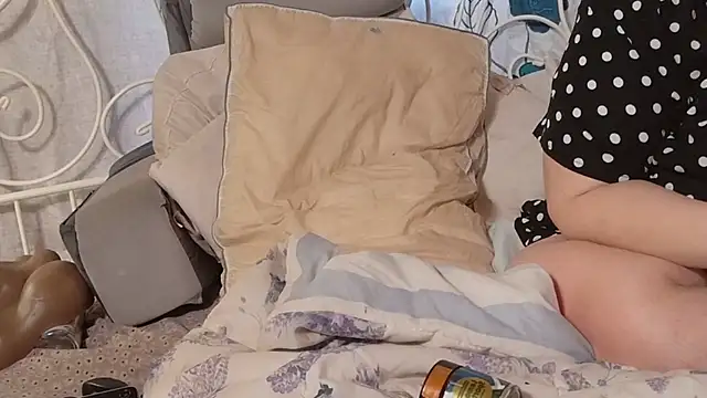 Snapshot of g0lden_are0las89 chatting on February 4, 2026, 10:04 pm g0lden are0las89 online show from February 4, 2026, 10:04 pm