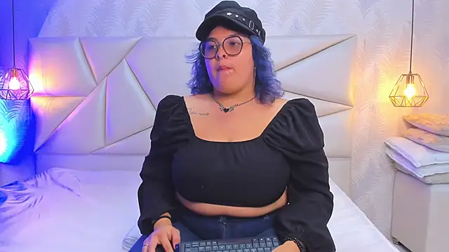 Snapshot of lulukawai16 chatting on November 14, 2025, 7:12 pm lulukawai16 online show from November 14, 2025, 7:12 pm