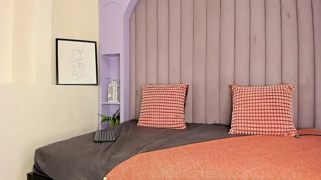 RiriiBrunette   online show from October 15, 2025, 7:58 pm