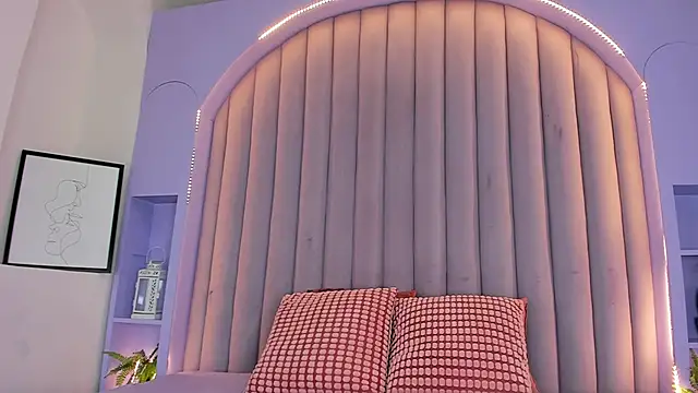 RiriiBrunette   online show from October 27, 2025, 7:40 pm