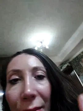 HellaryTourent online show from October 22, 2025, 4:40 pm