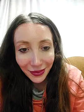 HellaryTourent online show from January 14, 2026, 4:23 pm