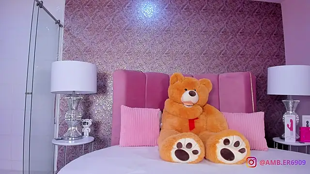 amber sparkle online show from April 18, 2026, 12:42 pm