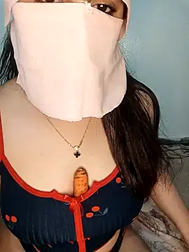 Queen-15 online show from October 13, 2025, 11:27 pm