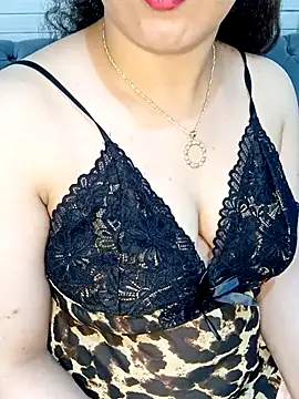 Queen-15 online show from November 22, 2025, 6:12 am