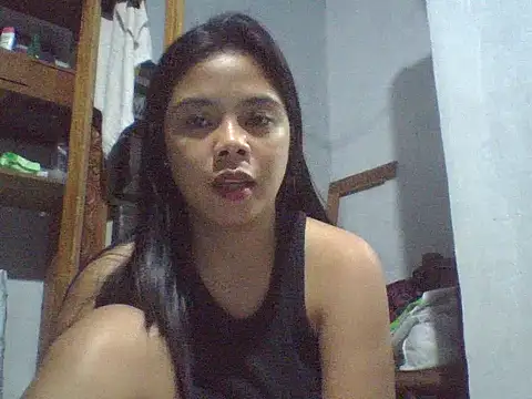 sweet heaven00 online show from March 12, 2026, 4:24 pm