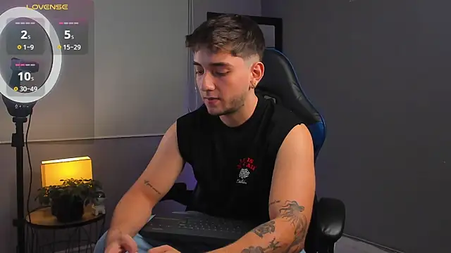 IamAngelCamilo online show from November 11, 2025, 1:16 am