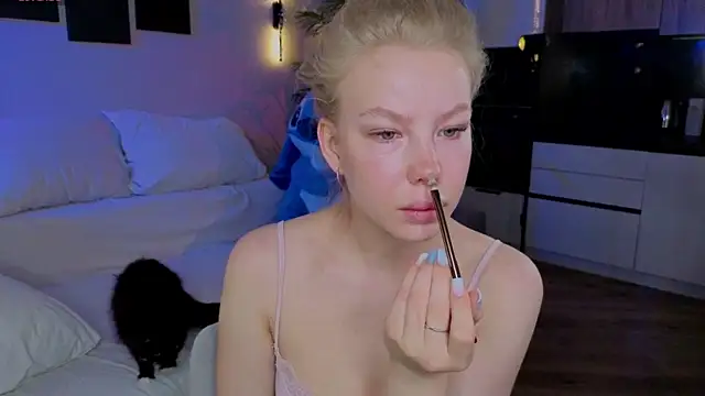 emilyshepar d online show from May 13, 2026, 1:36 am