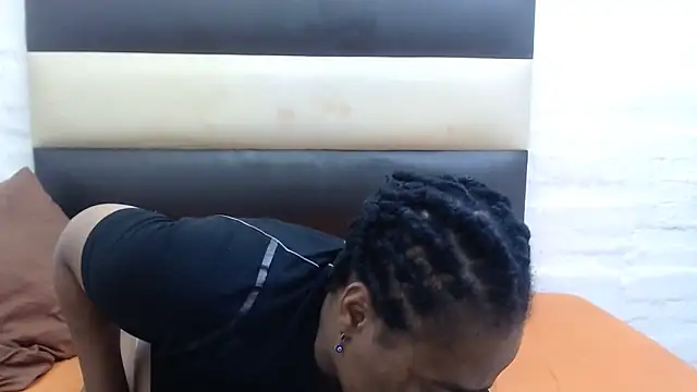 Snapshot of AFRICANBOOTYLICIOUSxxx chatting on September 21, 2025, 7:59 pm AFRICANBOOTYLICIOUSxxx online show from September 21, 2025, 7:59 pm