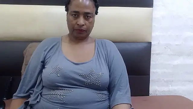 Snapshot of AFRICANBOOTYLICIOUSxxx chatting on October 9, 2025, 8:18 pm AFRICANBOOTYLICIOUSxxx online show from October 9, 2025, 8:18 pm