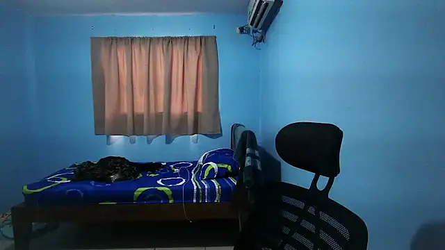 Jaket lovers online show from September 23, 2025, 6:33 pm