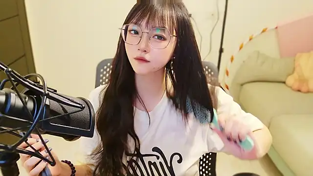 Yucheng  520 online show from May 17, 2026, 4:43 am