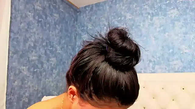 yulissa girls online show from September 12, 2025, 1:55 pm