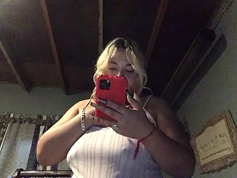 Snapshot of mooniebarbie1 chatting on October 17, 2025, 11:46 am mooniebarbie1 online show from October 17, 2025, 11:46 am