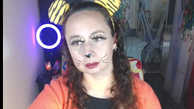 Milf Valeria online show from October 31, 2025, 2:29 pm