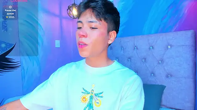 MaxiWildd online show from April 18, 2026, 12:42 pm