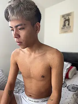 MaxiWildd online show from July 21, 2026, 1:46 pm
