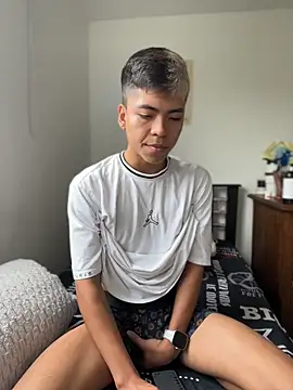 MaxiWildd online show from July 23, 2026, 1:20 pm