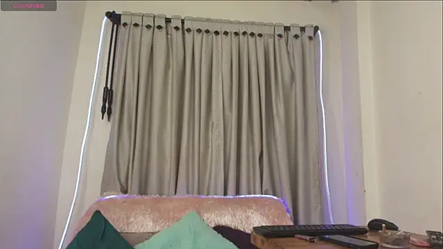 Snapshot of arii_escobar chatting on June 3, 2026, 6:35 pm arii escobar online show from June 3, 2026, 6:35 pm