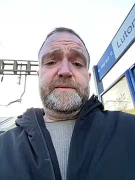 Dilfcam101 online show from November 17, 2025, 9:15 am