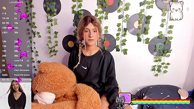 Amy Moonlight online show from September 19, 2025, 9:48 pm