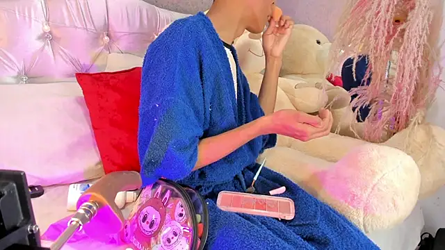 PrincePoppy online show from October 6, 2025, 8:39 pm