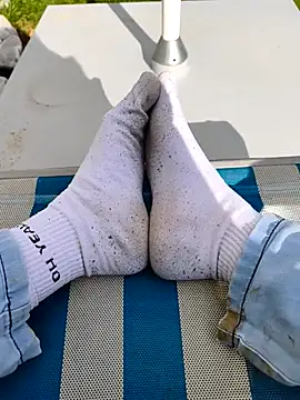 Teafeet online show from March 12, 2026, 2:01 pm