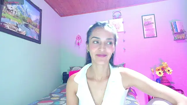 angelic coral online show from November 7, 2025, 1:27 am