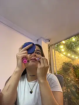 AlliceWinter online show from November 19, 2025, 1:22 pm